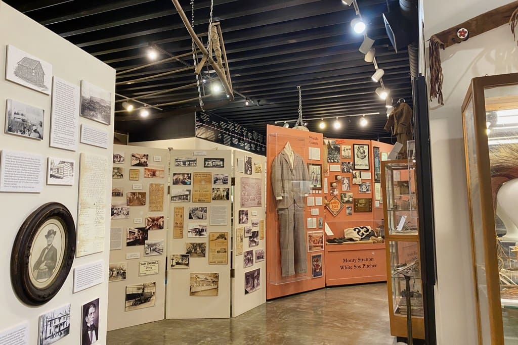 Airplanes, outstanding heroes, and peaches in North Texas