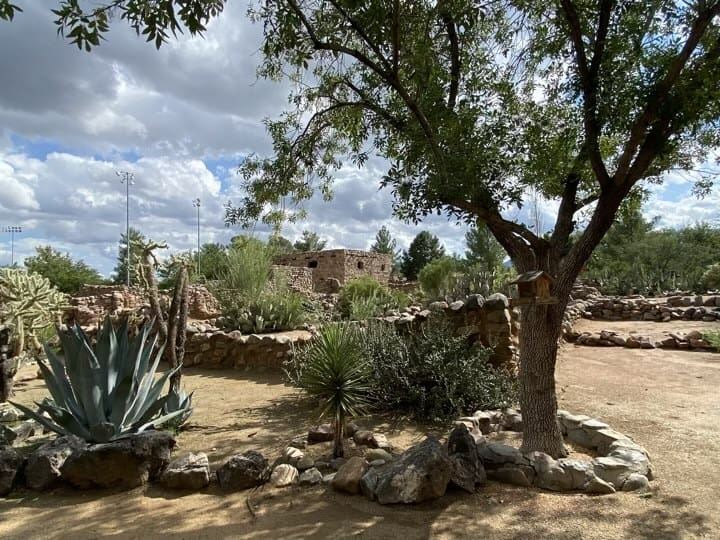 What can you see and do in Globe, Arizona?