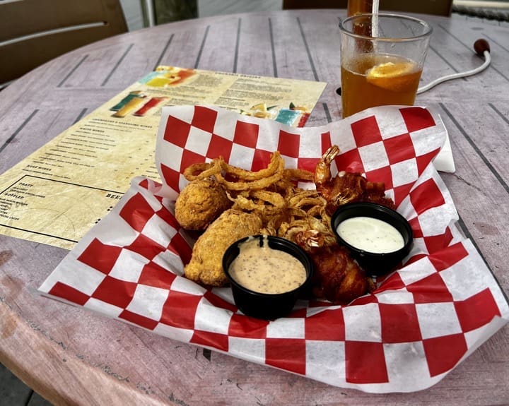 If you want a great seafood meal while on Kemah Boardwalk, you have more than a few restaurants to choose from. On this particular visit, I returned to one of my very favorites, The Flying Dutchman, and its extensive seafood menu, including fresh oysters, fried, blackened, and grilled seafood.